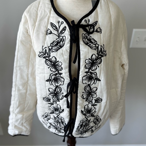 NWT! Primmark Embroidered Quilted Jacket with Front Tie Closure - Super Trendy - Picture 8 of 8